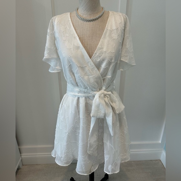 Lulu's White Flutter Sleeve Mini Dress Size Small - Picture 4 of 9